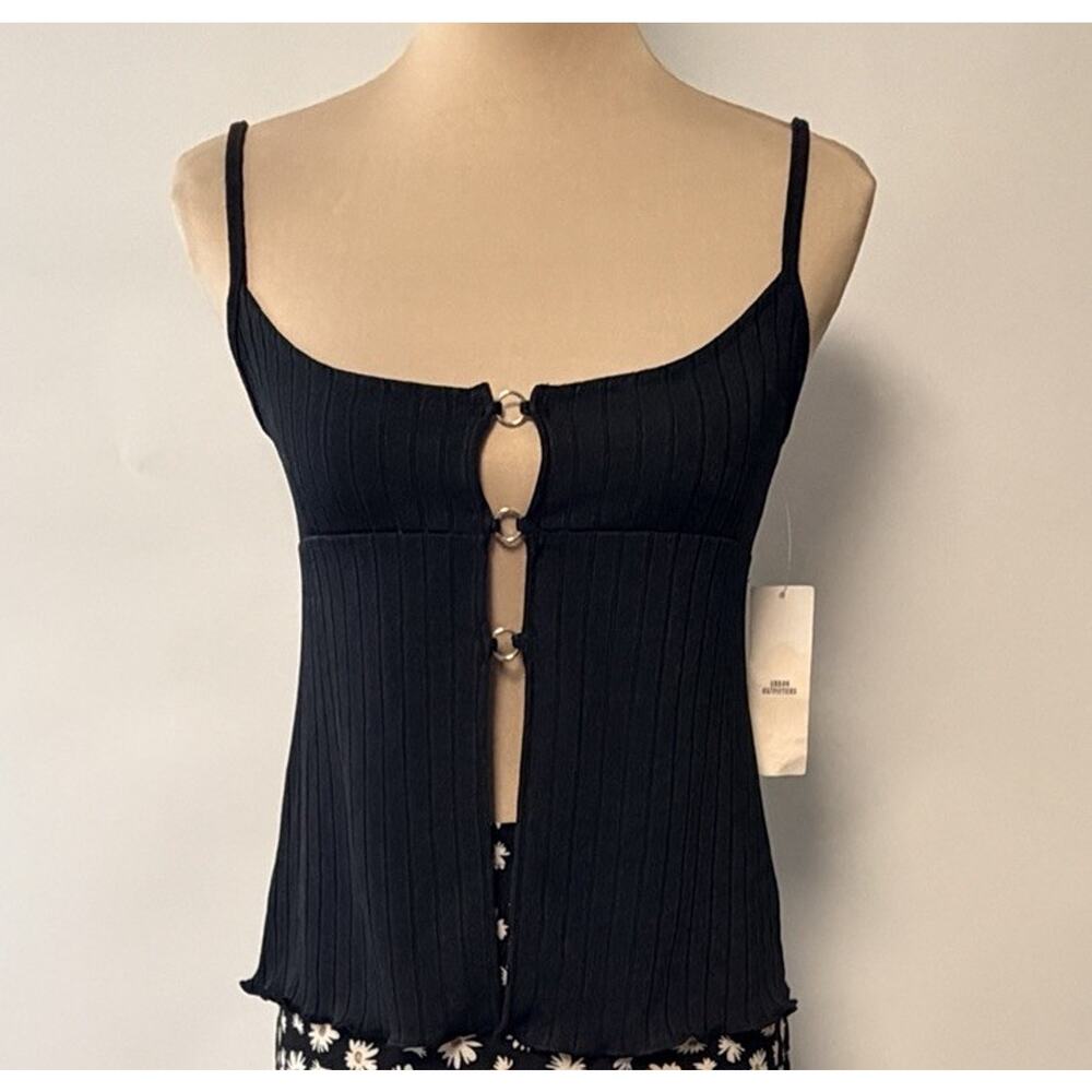 NWT Top Y2K Black ribbed Rings Holes Cami Tank spaghetti strap Medium Edgy Goth